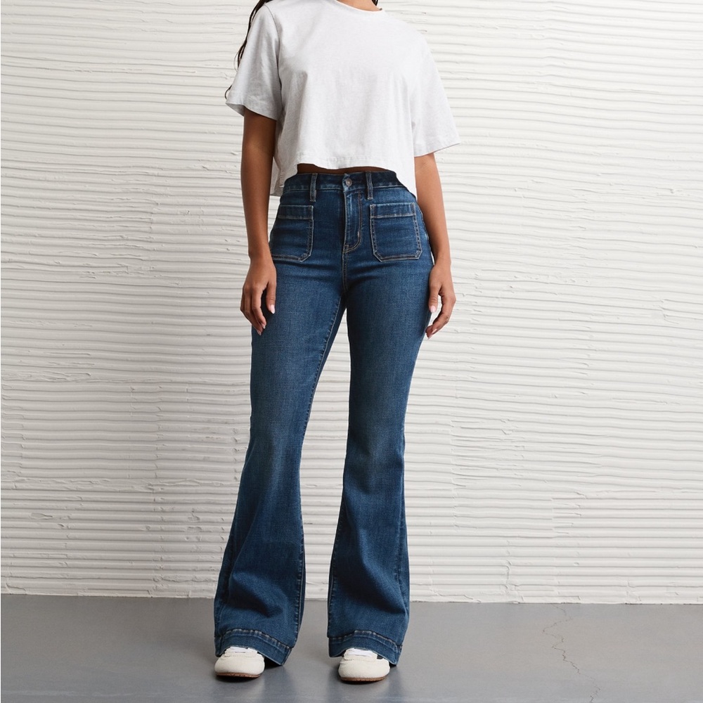 American Eagle Next Level Curvy Super High-Waisted Flare Jeans – Size 14